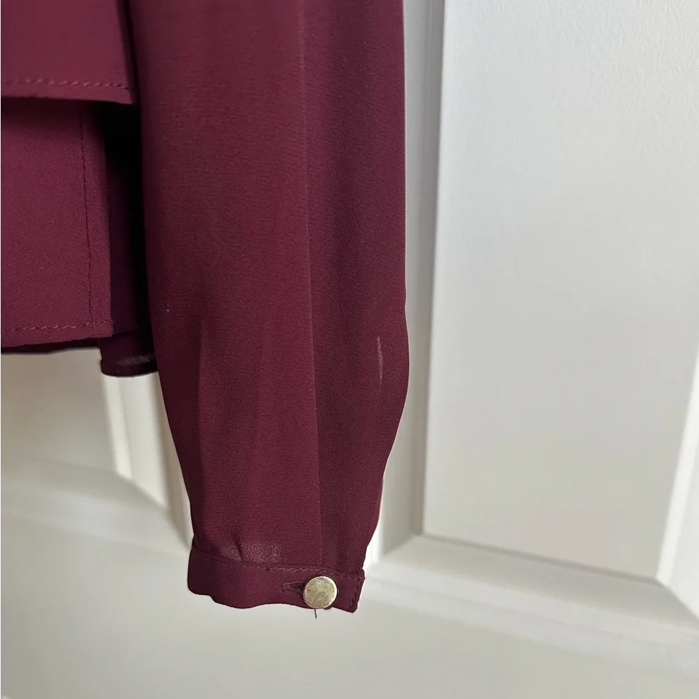 White House Black Market Blouse - Picture 5 of 8